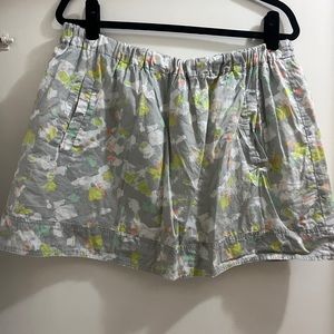Floral mini skirt